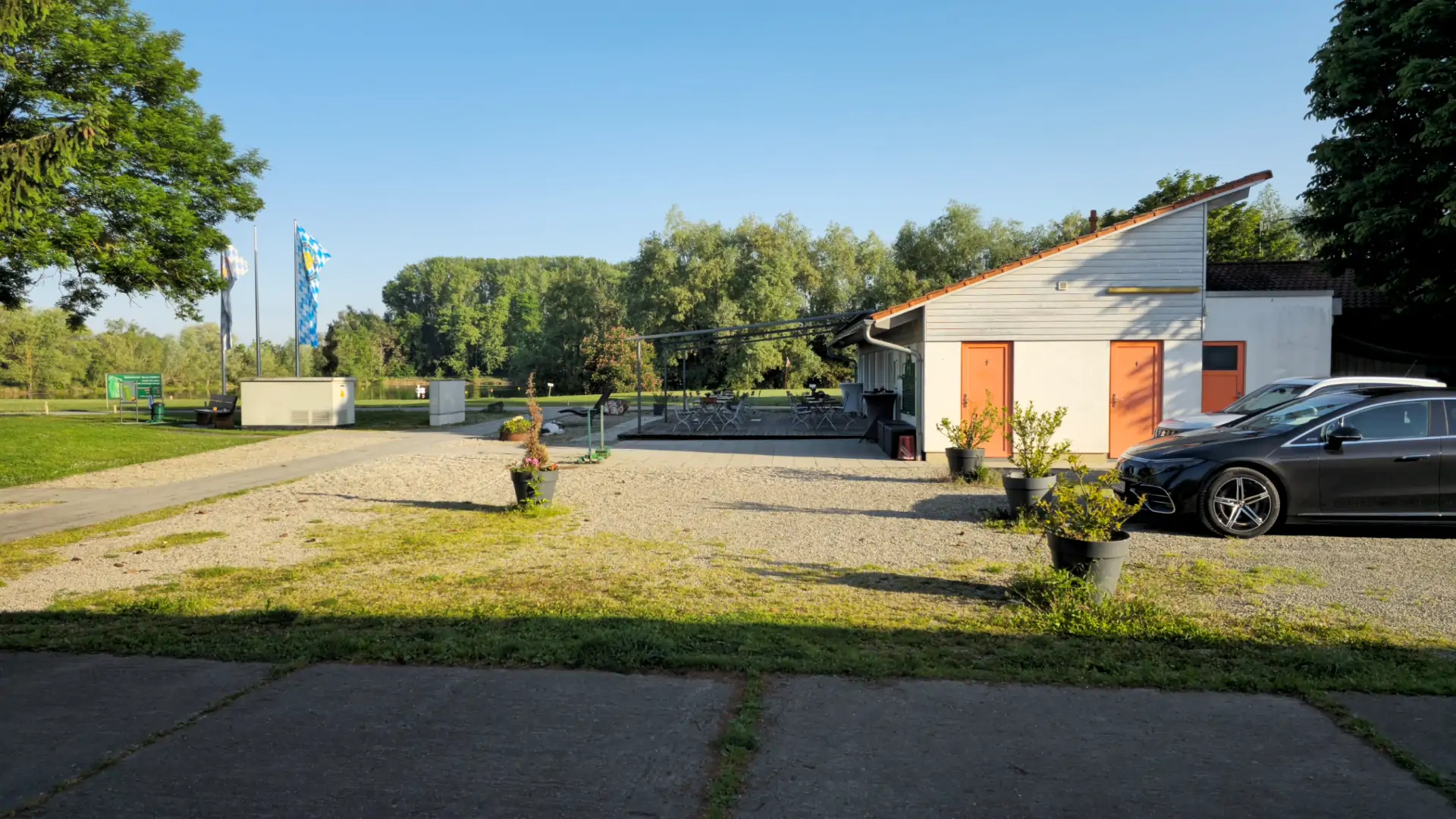 Terrasse des Clubheims, weitere Ansicht