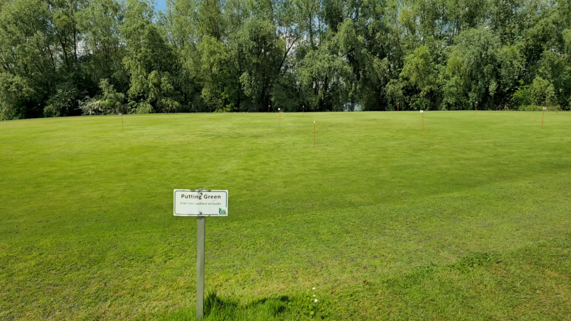 Putting-Grün der Übungsanlage im Golfclub Dillingen
